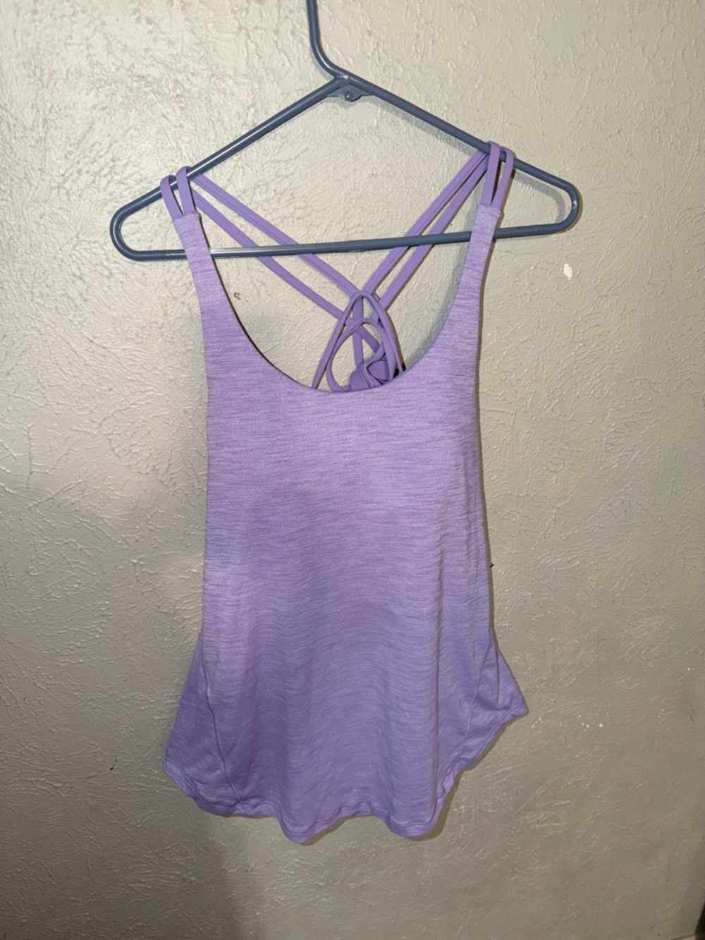 Lululemon light purple tank with built in bra. Like new. Size 10 💜